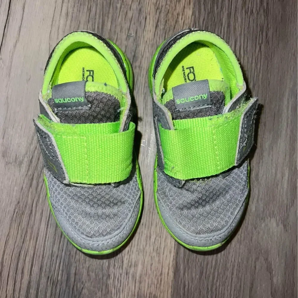 Saucony Infant Toddler Walking Shoes size 5 Gray  Green Adjustable